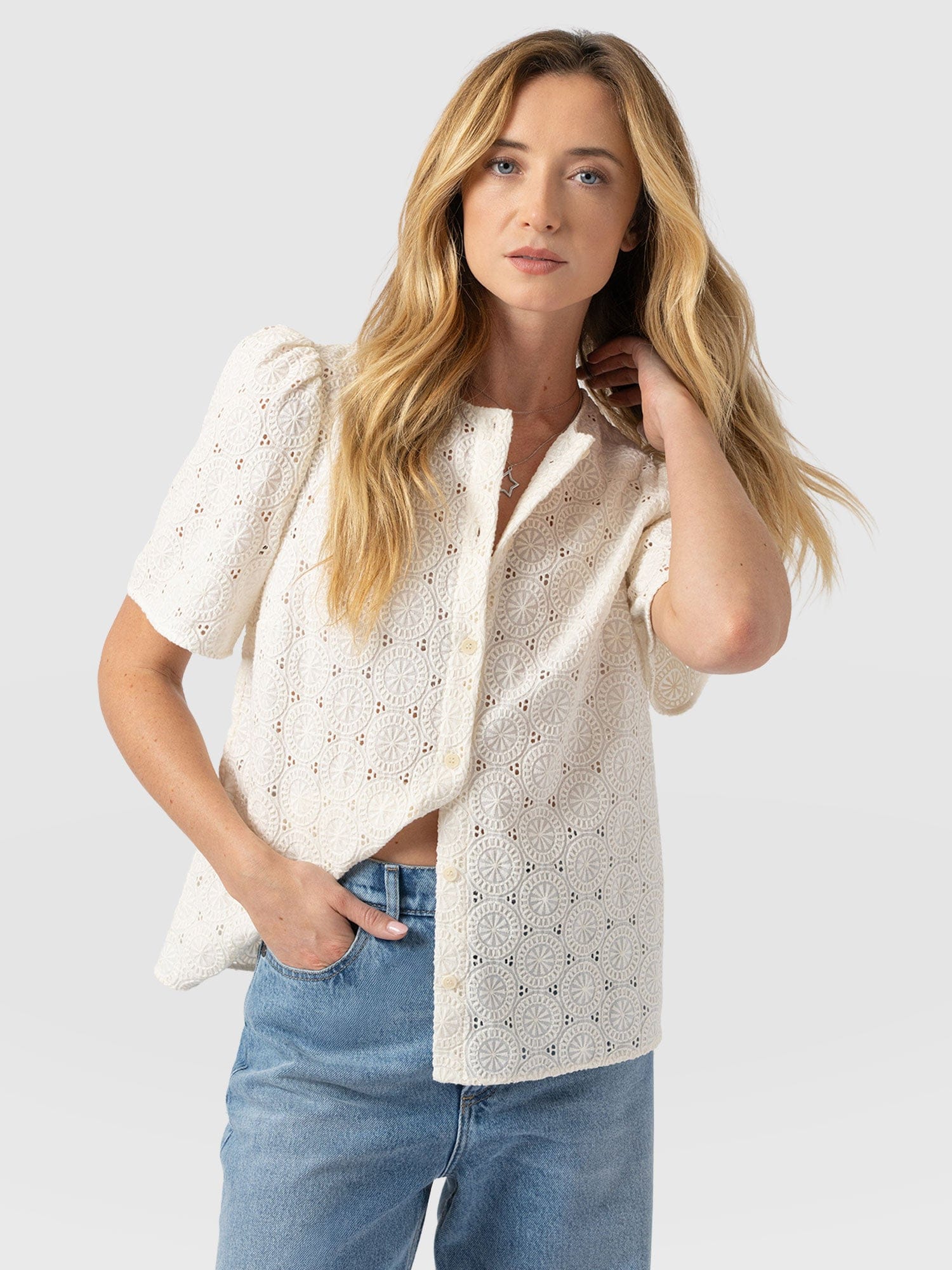 Tabitha Short Sleeve Blouse - Cream - Women's Blouses | Saint + Sofia® EU